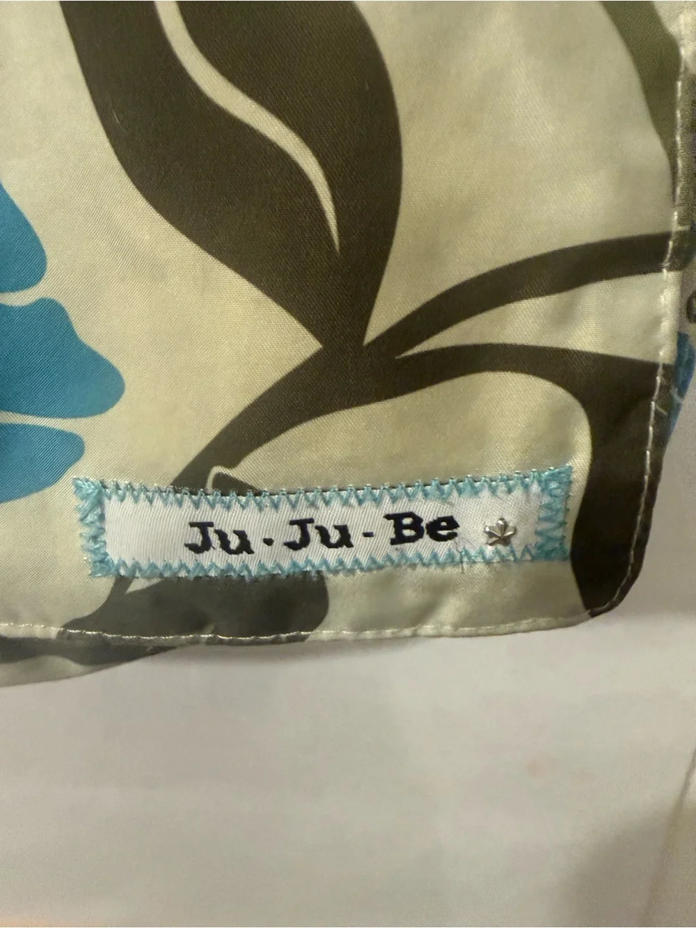 Ju-Ju-Be all diaper messenger bag in marvelous mums print